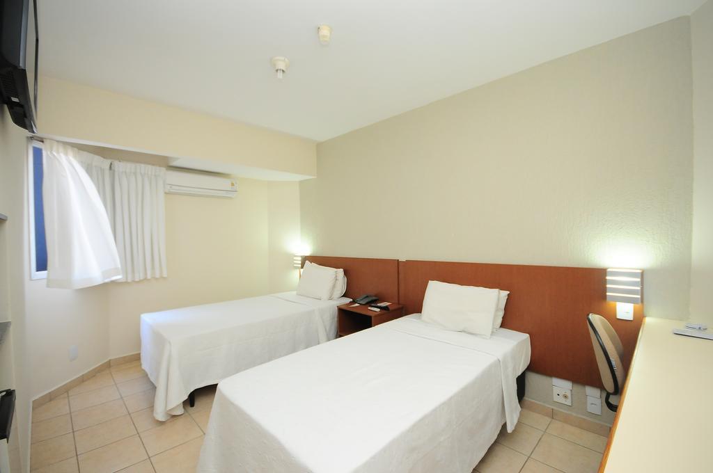 Hotel Riviera Araçatuba エクステリア 写真