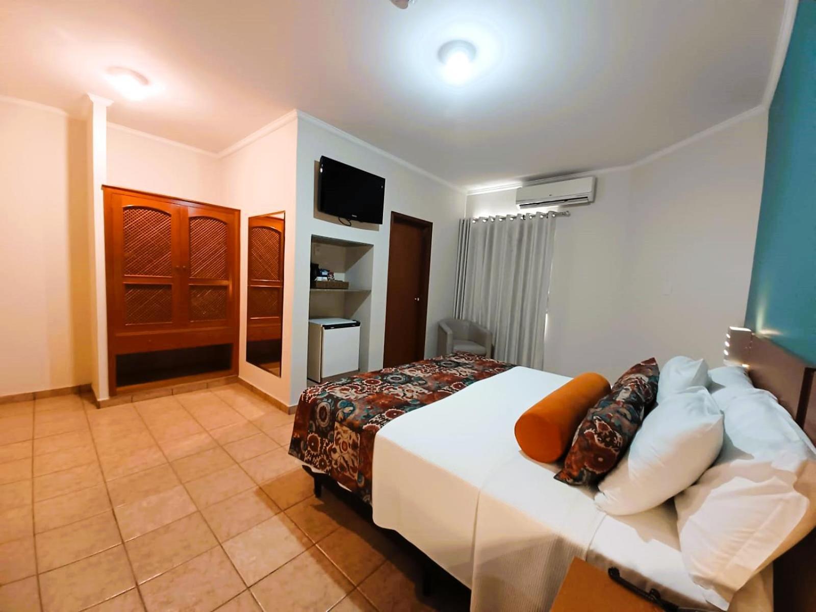 Hotel Riviera Araçatuba エクステリア 写真
