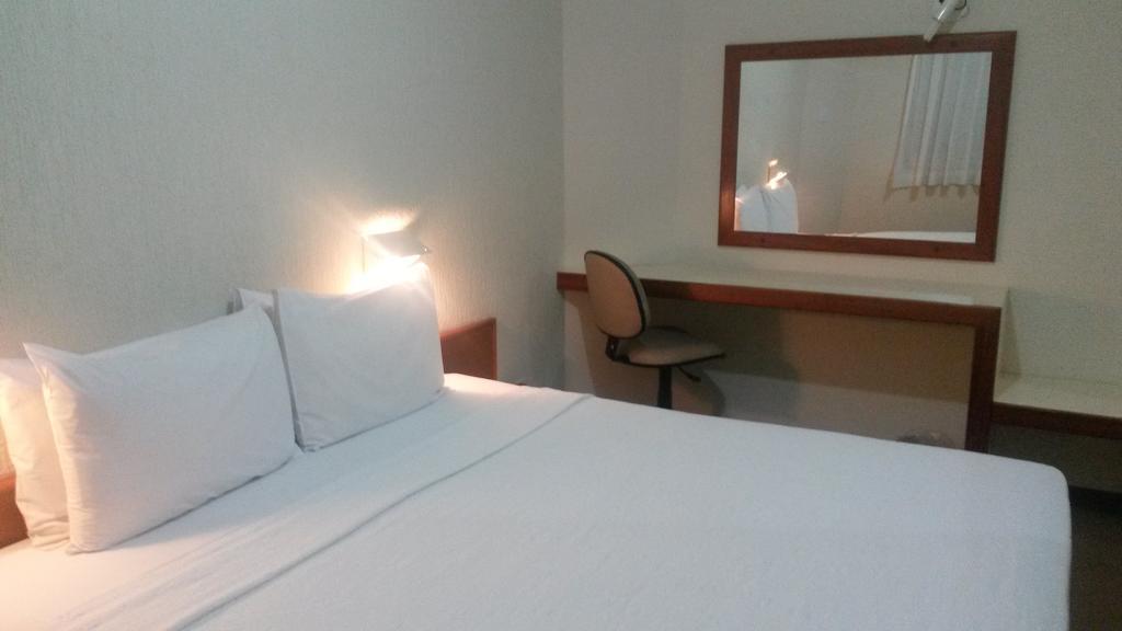 Hotel Riviera Araçatuba エクステリア 写真
